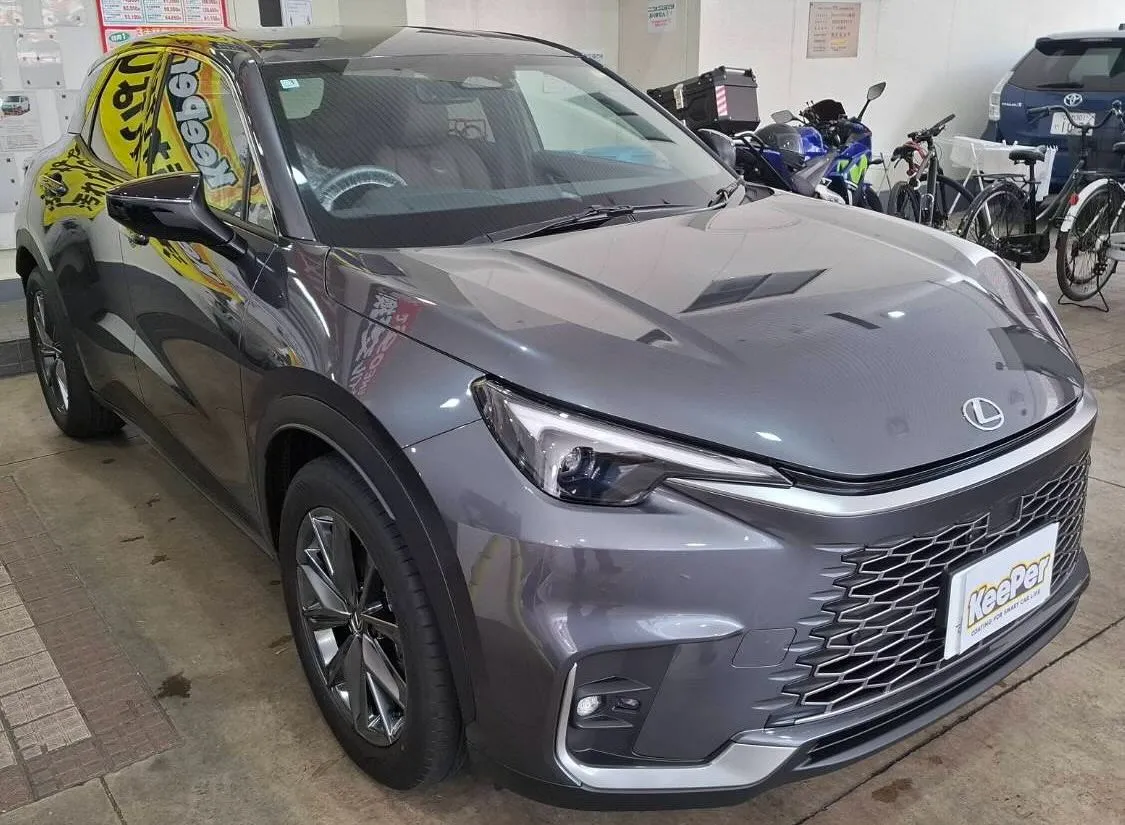 今回施工させて頂いたお車はレクサスLBXです！✨